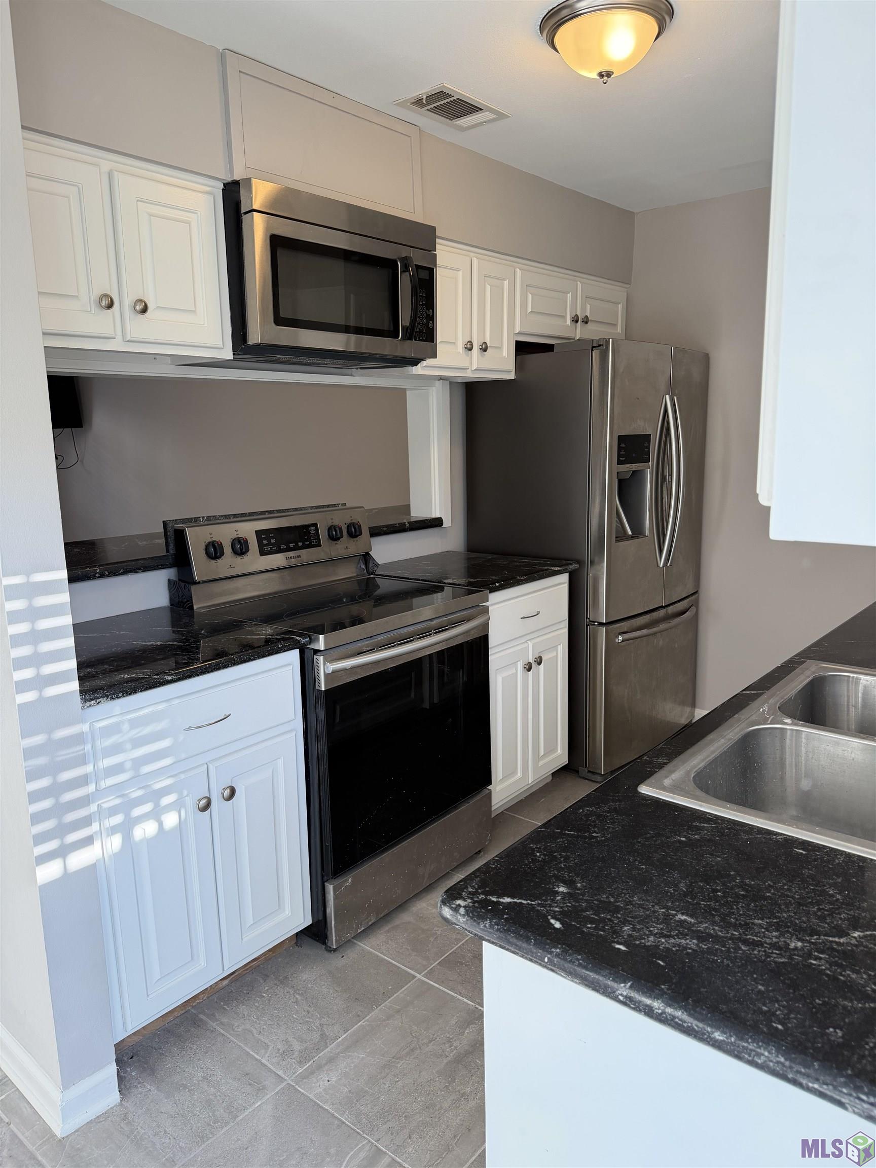 1785 Boulevard De Province, Unit C Baton Rouge, LA 70816 - Photo 7 of 19
