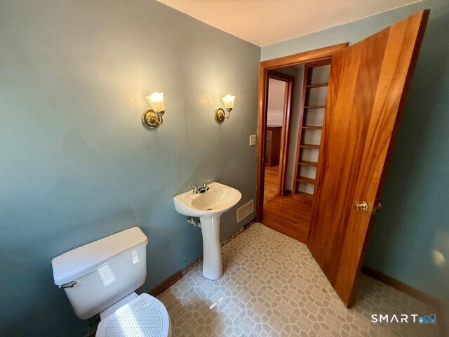 2269 Newfield Road Torrington, CT 06790 - Photo 26 of 36