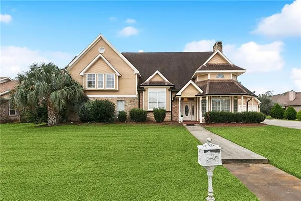 $495,000 | 3504 Lake Palourde Drive, Harvey, LA 70058