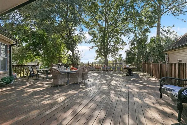 $495,000 | 3504 Lake Palourde Drive, Harvey, LA 70058