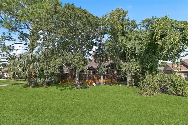 $495,000 | 3504 Lake Palourde Drive, Harvey, LA 70058