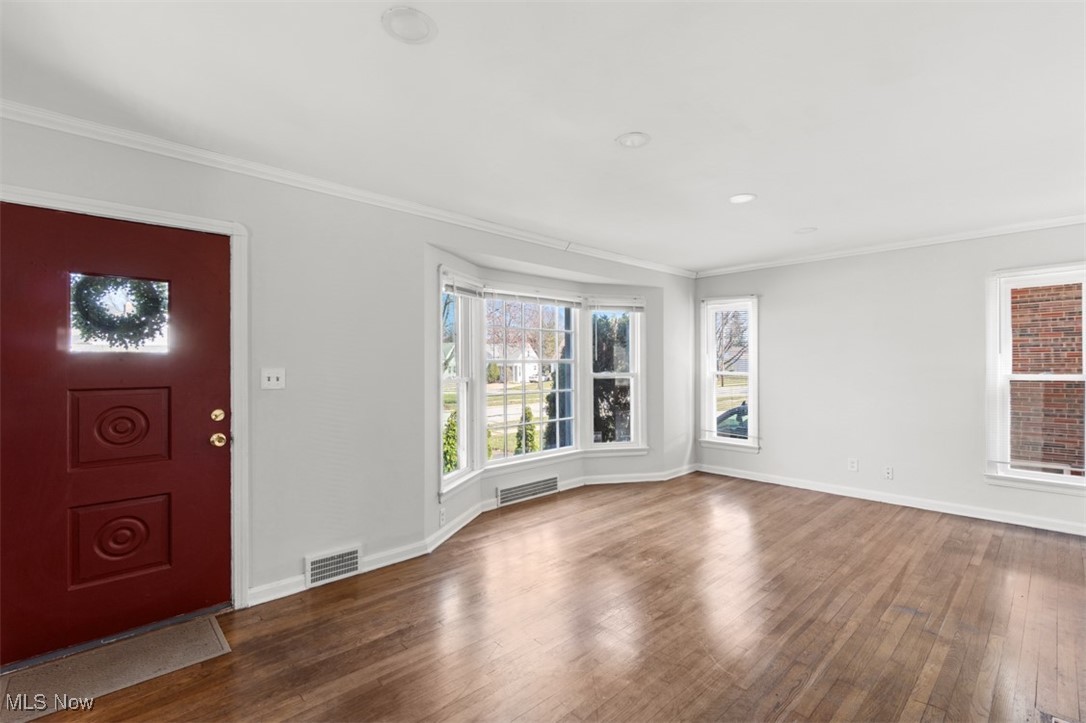 4174 Ardmore Road Cleveland, OH 44121 - Photo 7 of 33