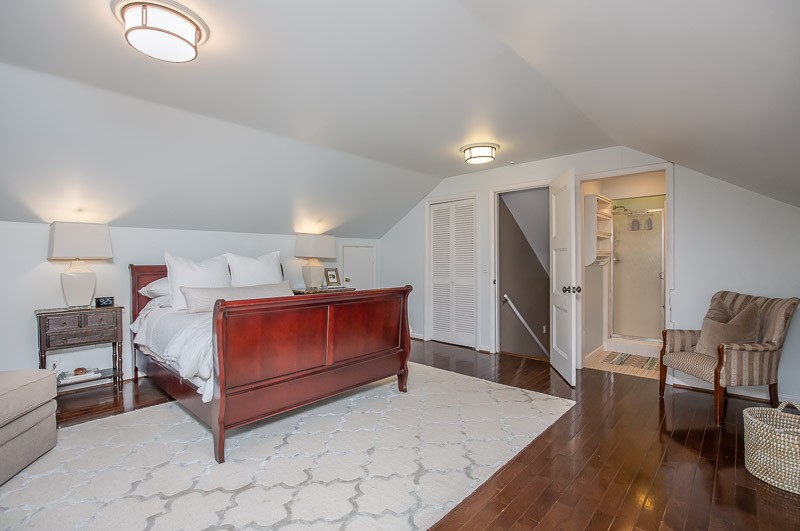 5911 Post Road Nashville, TN 37205 - Photo 25 of 38 a bed room with a bed and a chair