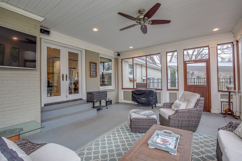 5911 Post Road Nashville, TN 37205 - Photo 33 of 38 a living room with furniture and large windows