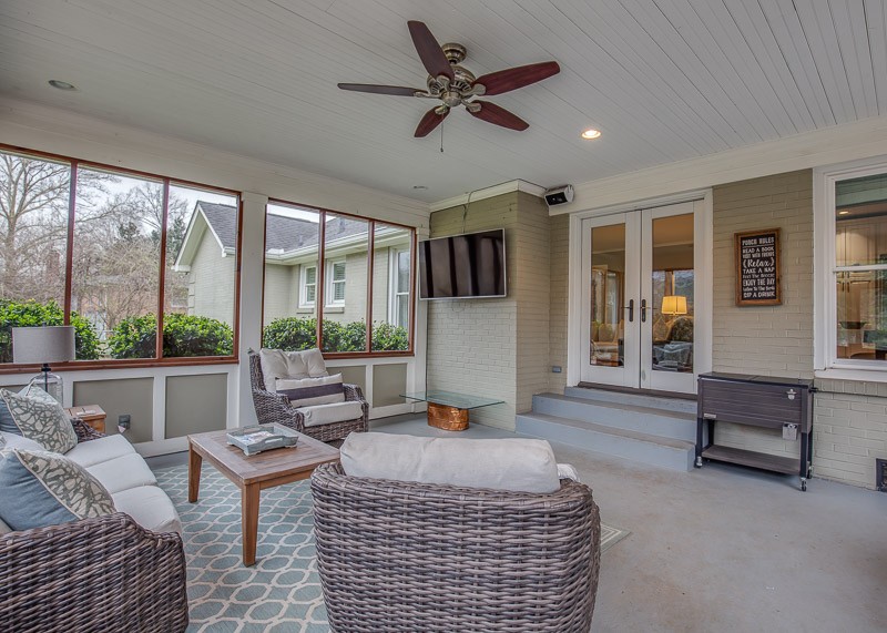 5911 Post Road Nashville, TN 37205 - Photo 35 of 38 a living room with furniture and a large window