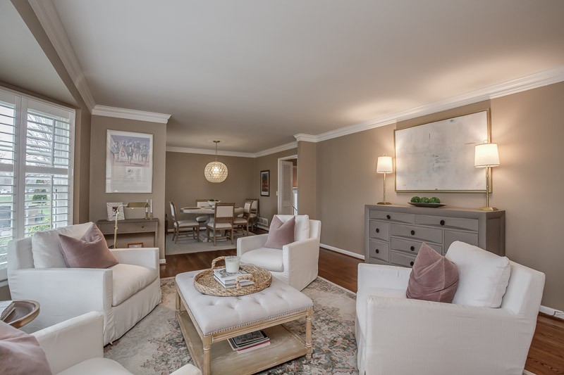 5911 Post Road Nashville, TN 37205 - Photo 4 of 38 a living room with furniture and a large window