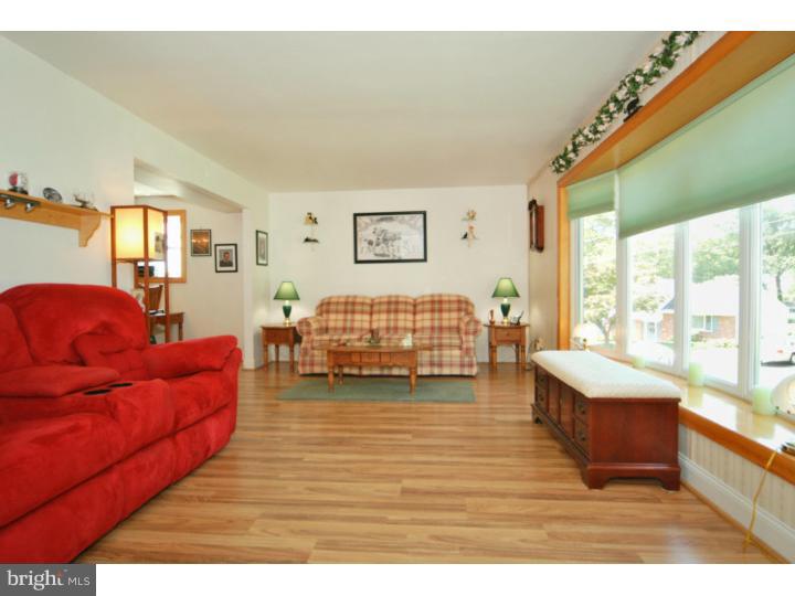 395 Coldspring Road Southampton, PA 18966 - Photo 11 of 24 Living Room