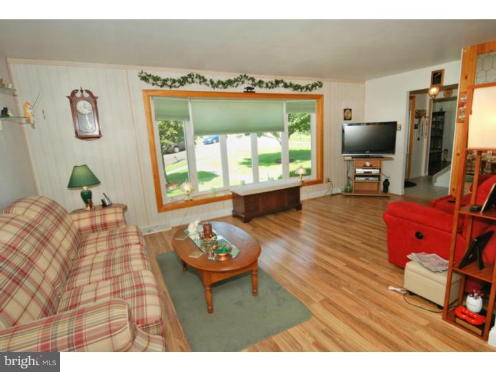 395 Coldspring Road Southampton, PA 18966 - Photo 13 of 24 Living Room