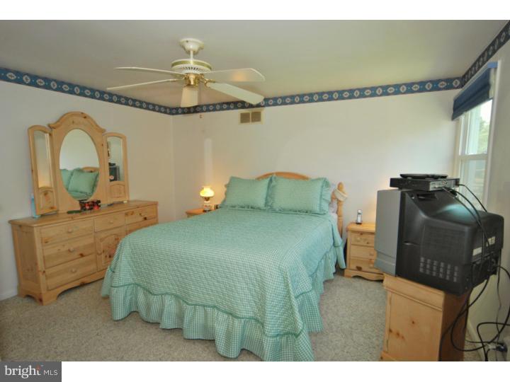395 Coldspring Road Southampton, PA 18966 - Photo 15 of 24 Bedroom - Main
