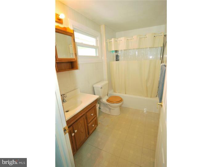 395 Coldspring Road Southampton, PA 18966 - Photo 17 of 24 Bathroom