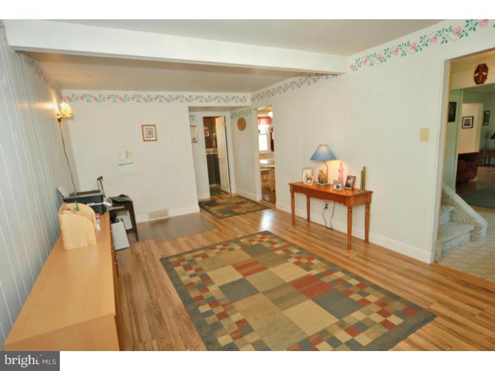 395 Coldspring Road Southampton, PA 18966 - Photo 4 of 24 Family Room