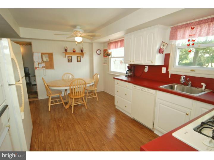 395 Coldspring Road Southampton, PA 18966 - Photo 5 of 24 Kitchen