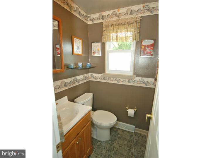 395 Coldspring Road Southampton, PA 18966 - Photo 10 of 24 Bathroom