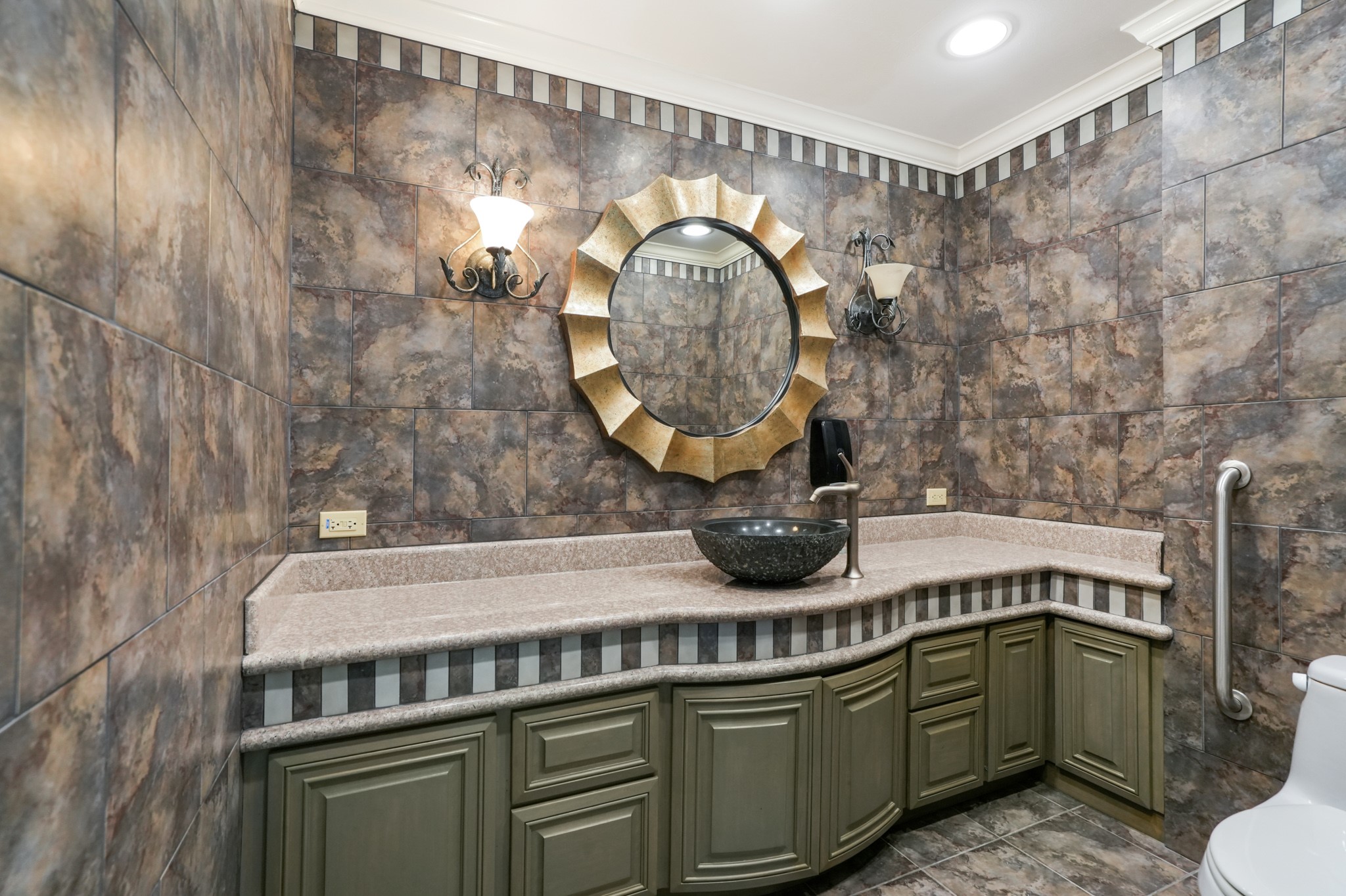 201 Vanderpool Lane, Unit 65 Houston, TX 77024 - Photo 9 of 34