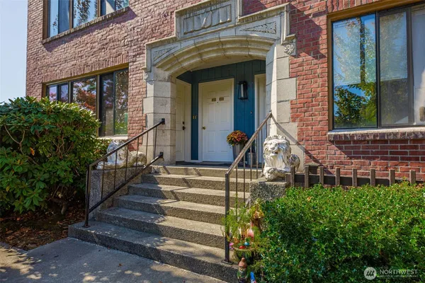 $275,000 | 2120 Highland Avenue, Unit 301, Everett, WA 98201