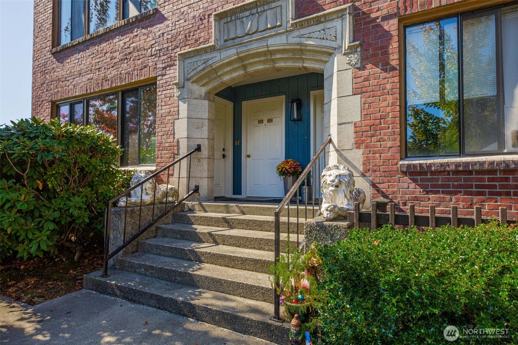 2120 Highland Avenue, Unit 301 Everett, WA 98201 - Photo 1 of 30 Gallery Image 1