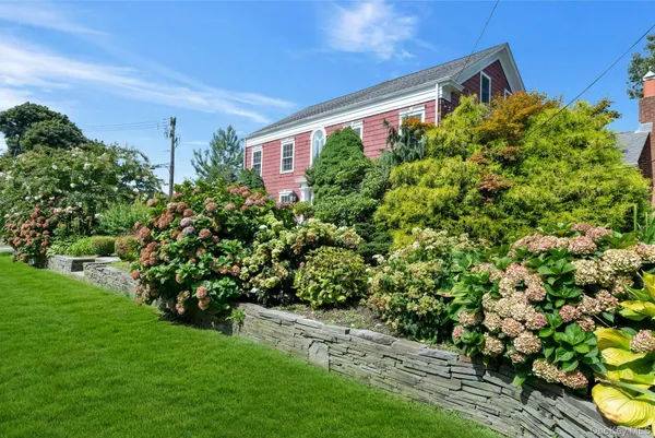 $1,149,999 | 15405 Main Road, Mattituck, NY 11952