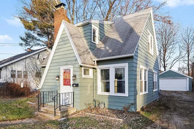 $180,000 | 236 Iroquois Avenue, Battle Creek, MI 49015