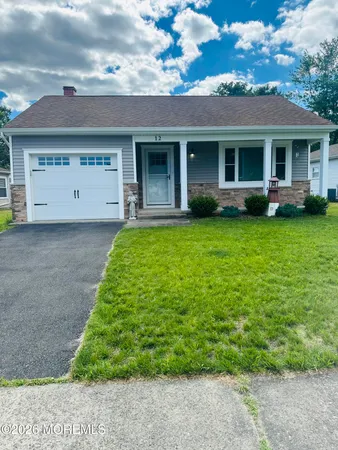 $420,000 | 12 Manitoba Court, Toms River, NJ 08757