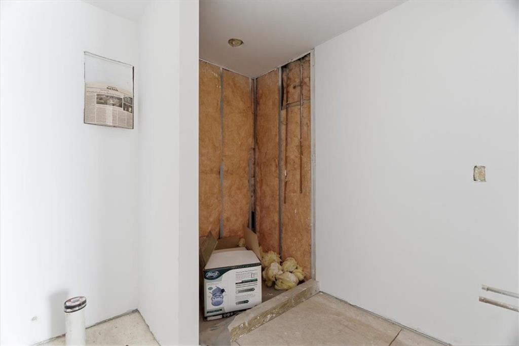 1 Pius Street, Unit A4 Pittsburgh, PA 15203 - Photo 26 of 40 primary bedroom en-suite bath