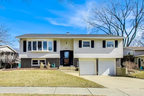 $500,000 | 1107 Greenfield Lane, Mount Prospect, IL 60056