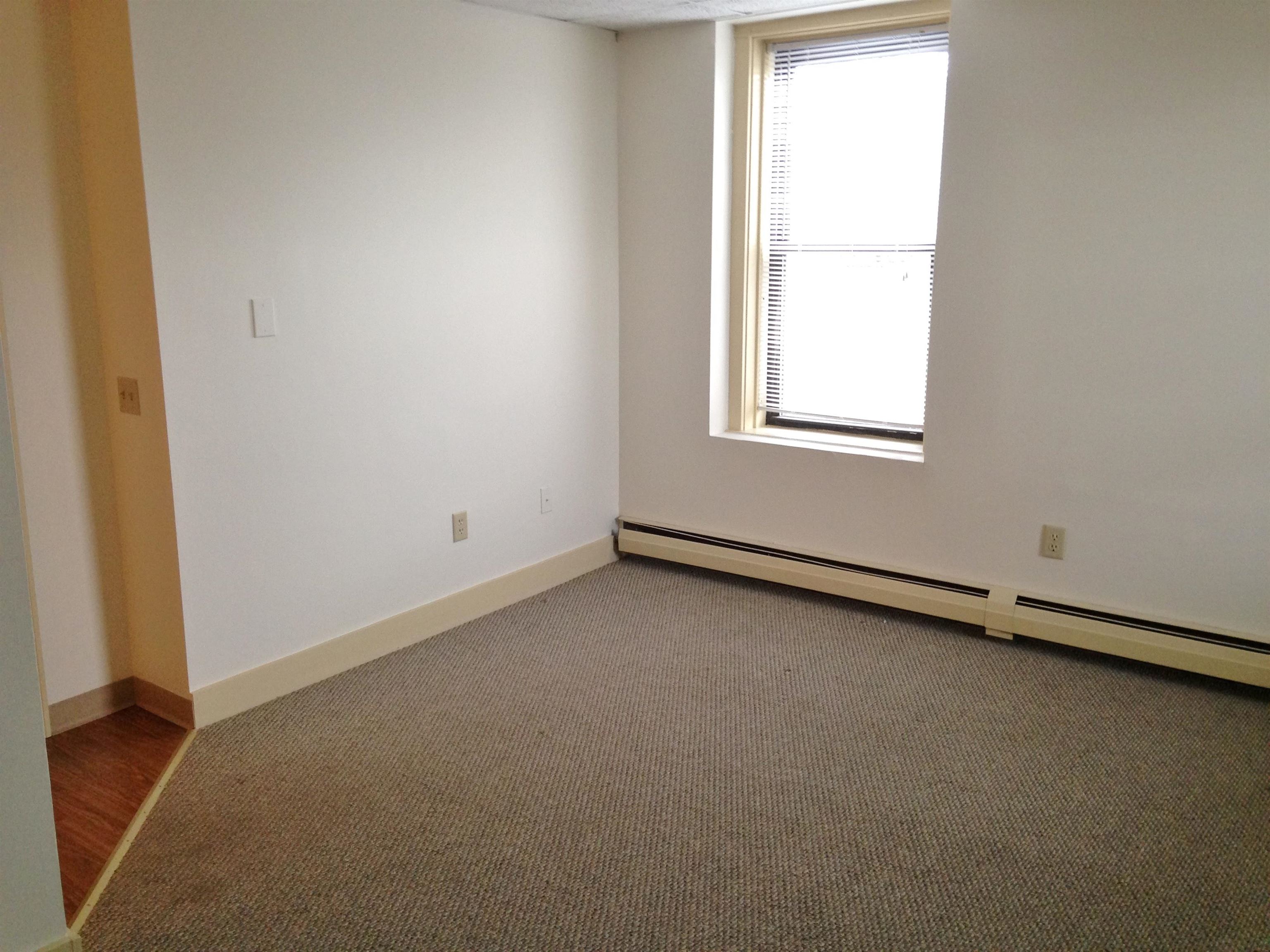 610 Union Street, Unit 403 Manchester, NH 03104 - Photo 19 of 34