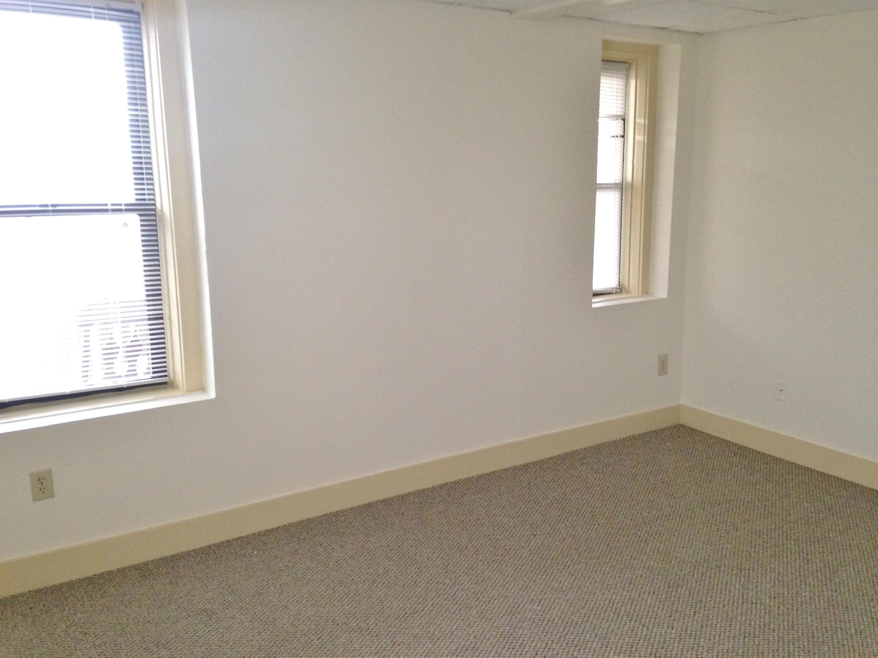610 Union Street, Unit 403 Manchester, NH 03104 - Photo 23 of 34