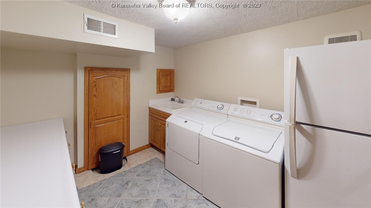 4131 Green Valley Road Huntington, WV 25701 - Photo 25 of 40 Gallery Image 25