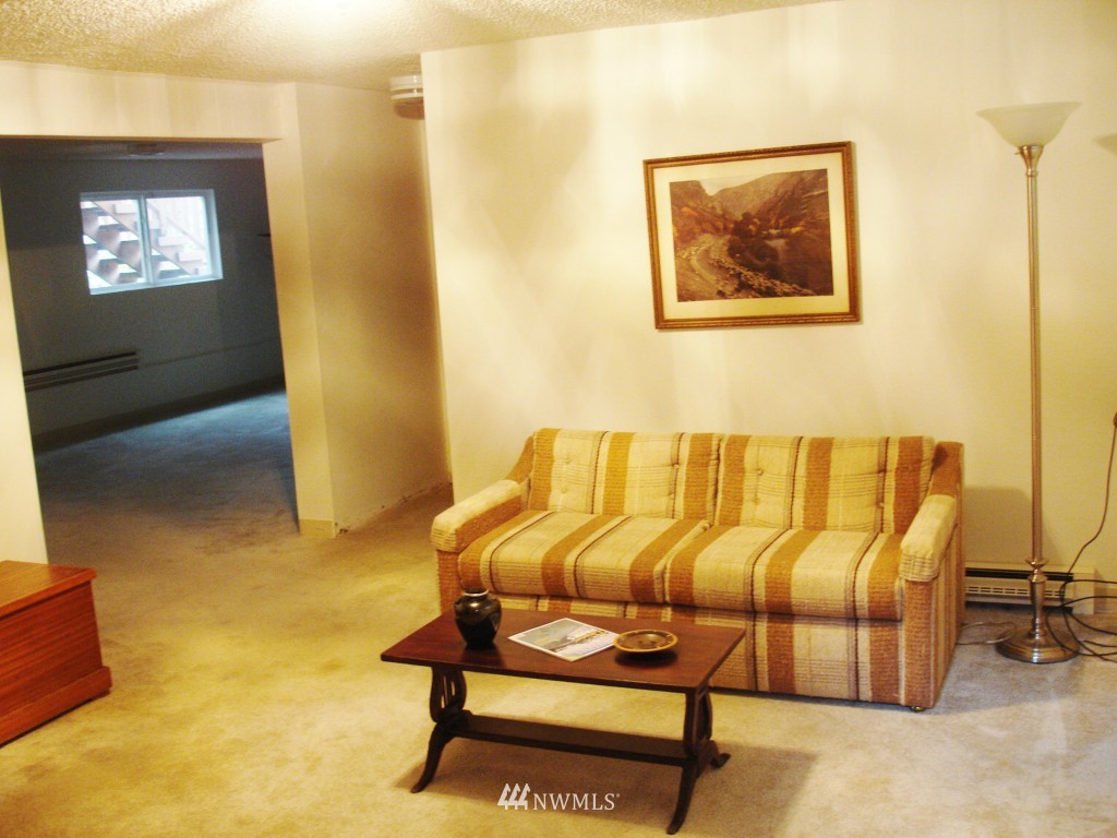 3926 Southwest Kenyon Street Seattle, WA 98136 - Photo 11 of 15 Gallery Image 11