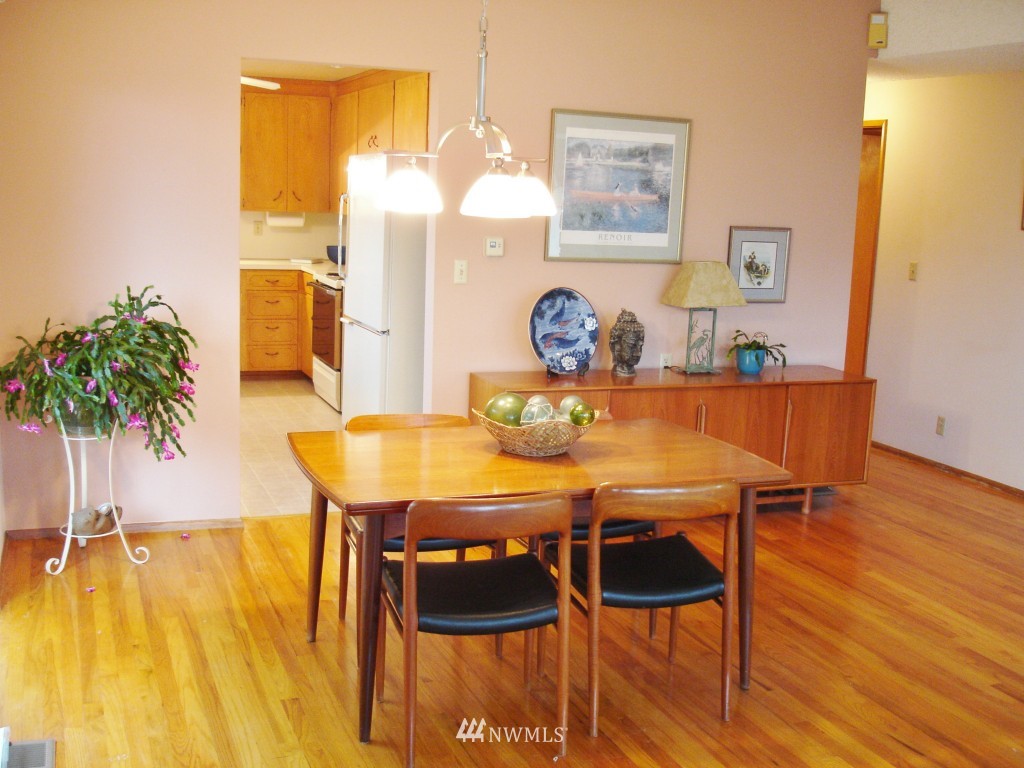 3926 Southwest Kenyon Street Seattle, WA 98136 - Photo 7 of 15 Gallery Image 7
