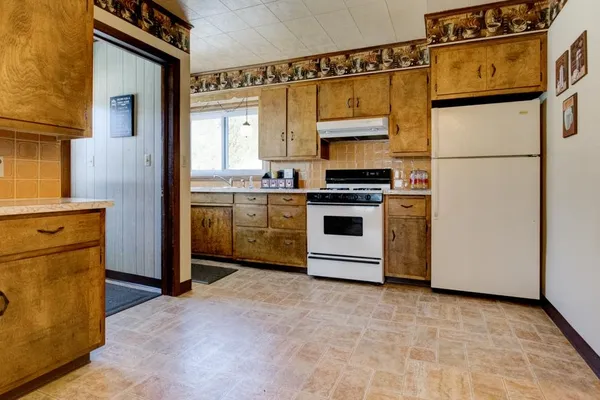 $149,900 | 4113 North Shore Drive, Menominee, MI 49858