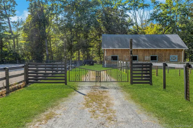 $899,000 | 73 Lake Ellis Road, Wingdale, NY 12594