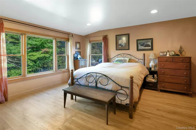 $899,000 | 73 Lake Ellis Road, Wingdale, NY 12594