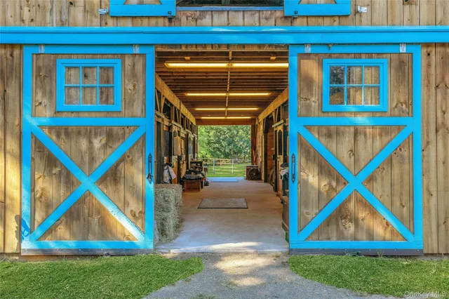 $899,000 | 73 Lake Ellis Road, Wingdale, NY 12594