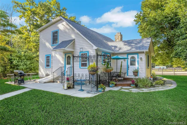 $899,000 | 73 Lake Ellis Road, Wingdale, NY 12594