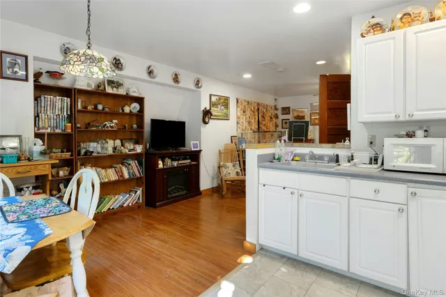 $899,000 | 73 Lake Ellis Road, Wingdale, NY 12594