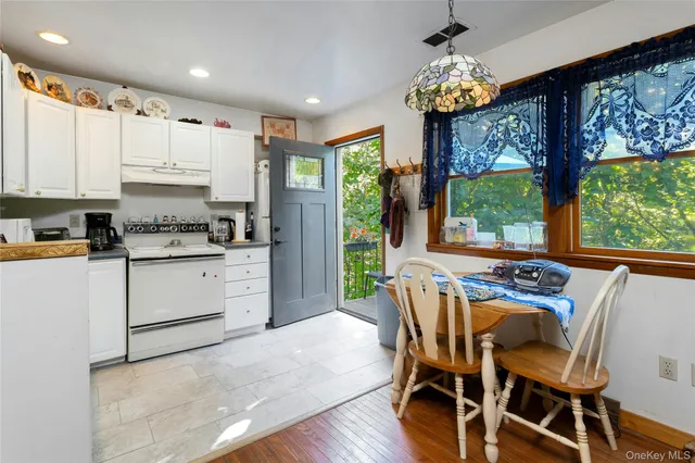 $899,000 | 73 Lake Ellis Road, Wingdale, NY 12594