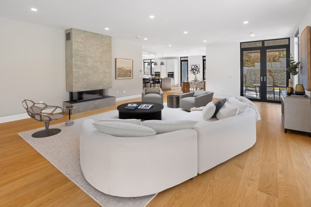 31 Catlin Road Brookline, MA 02445 - Photo 4 of 20