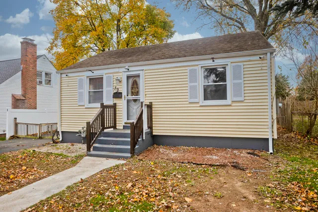 $224,000 | 39 Wade Avenue, Bloomfield, CT 06002