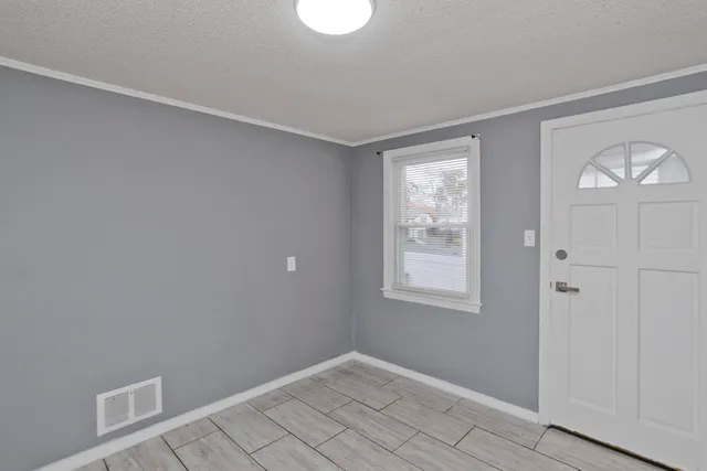 $224,000 | 39 Wade Avenue, Bloomfield, CT 06002