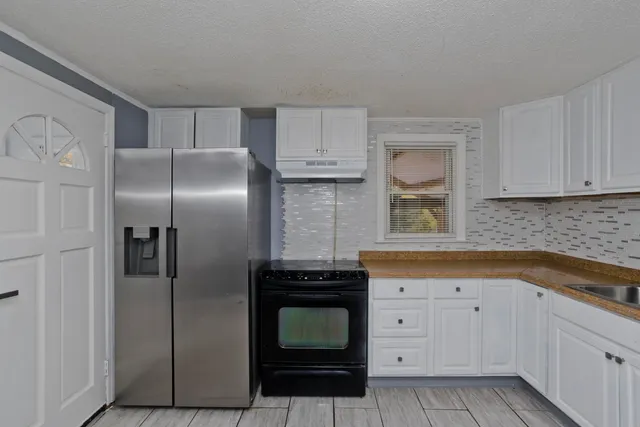 $224,000 | 39 Wade Avenue, Bloomfield, CT 06002