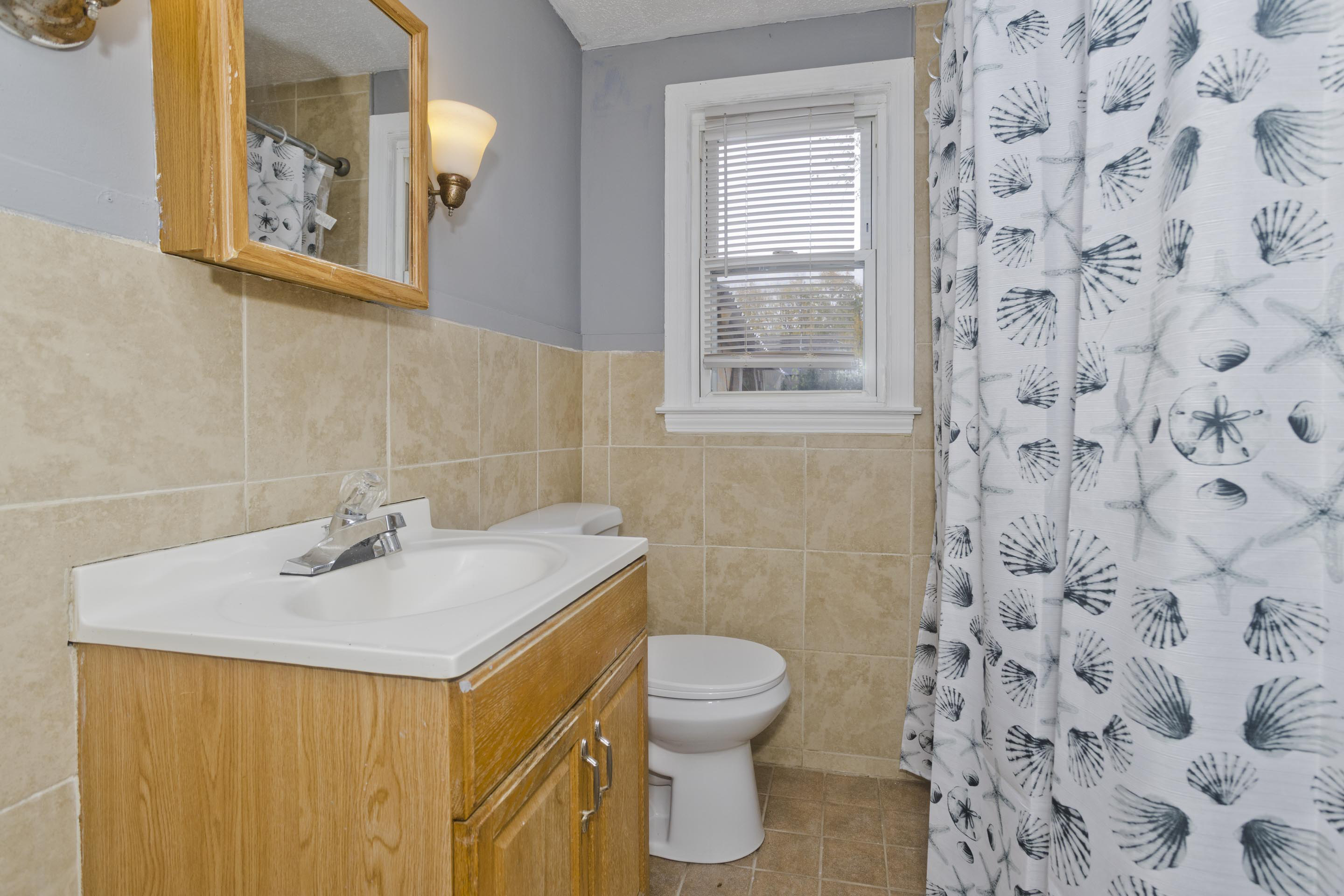 39 Wade Avenue Bloomfield, CT 06002 - Photo 14 of 34