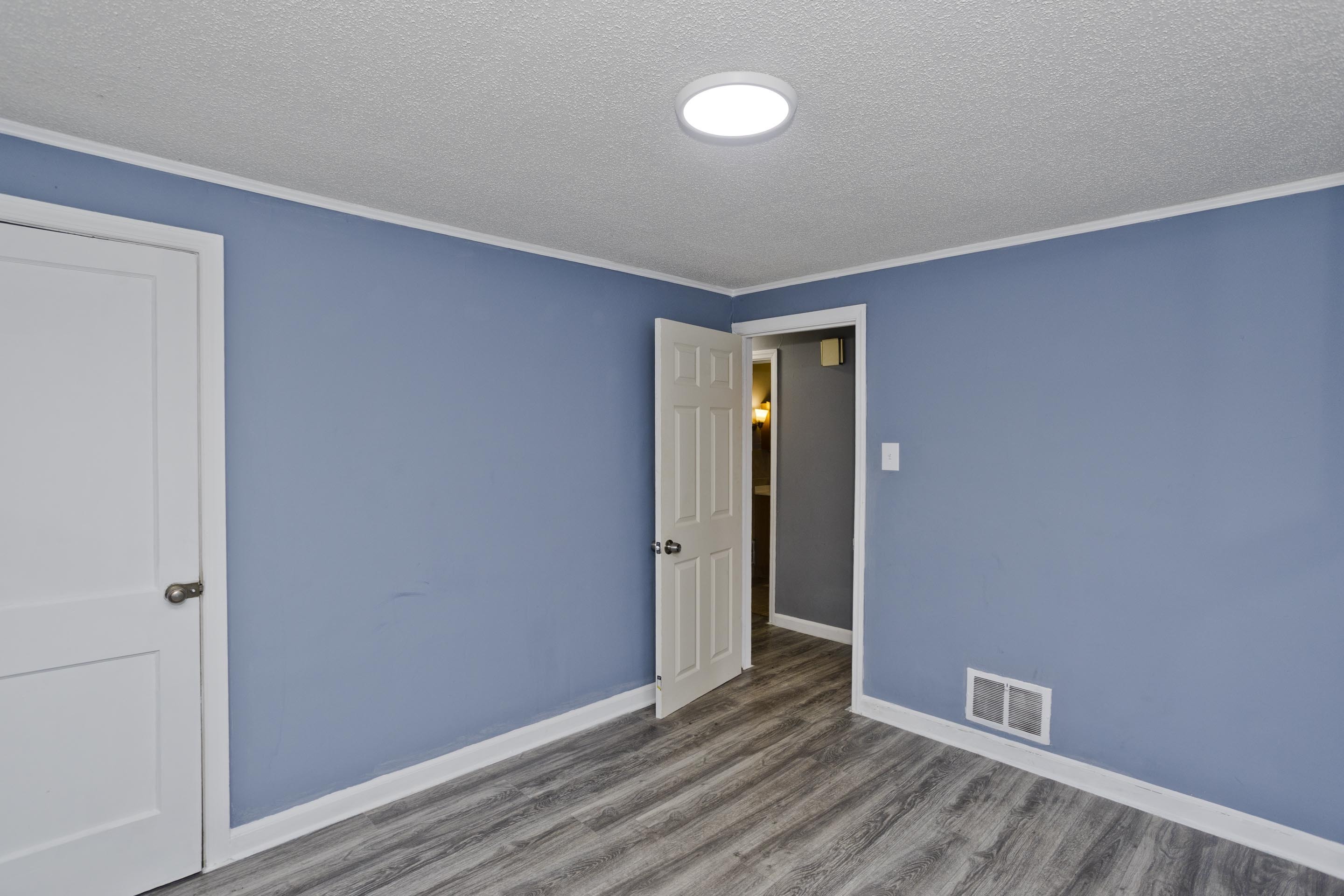 39 Wade Avenue Bloomfield, CT 06002 - Photo 17 of 34