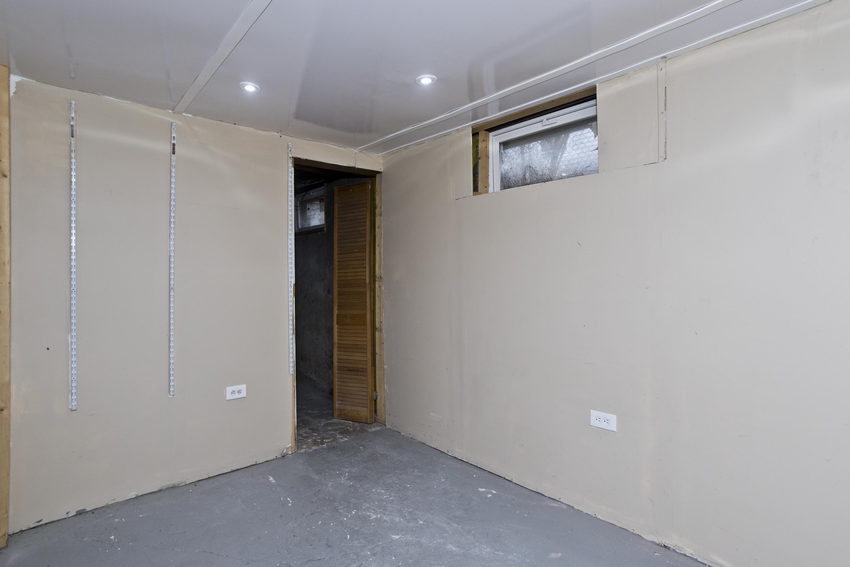 39 Wade Avenue Bloomfield, CT 06002 - Photo 23 of 34