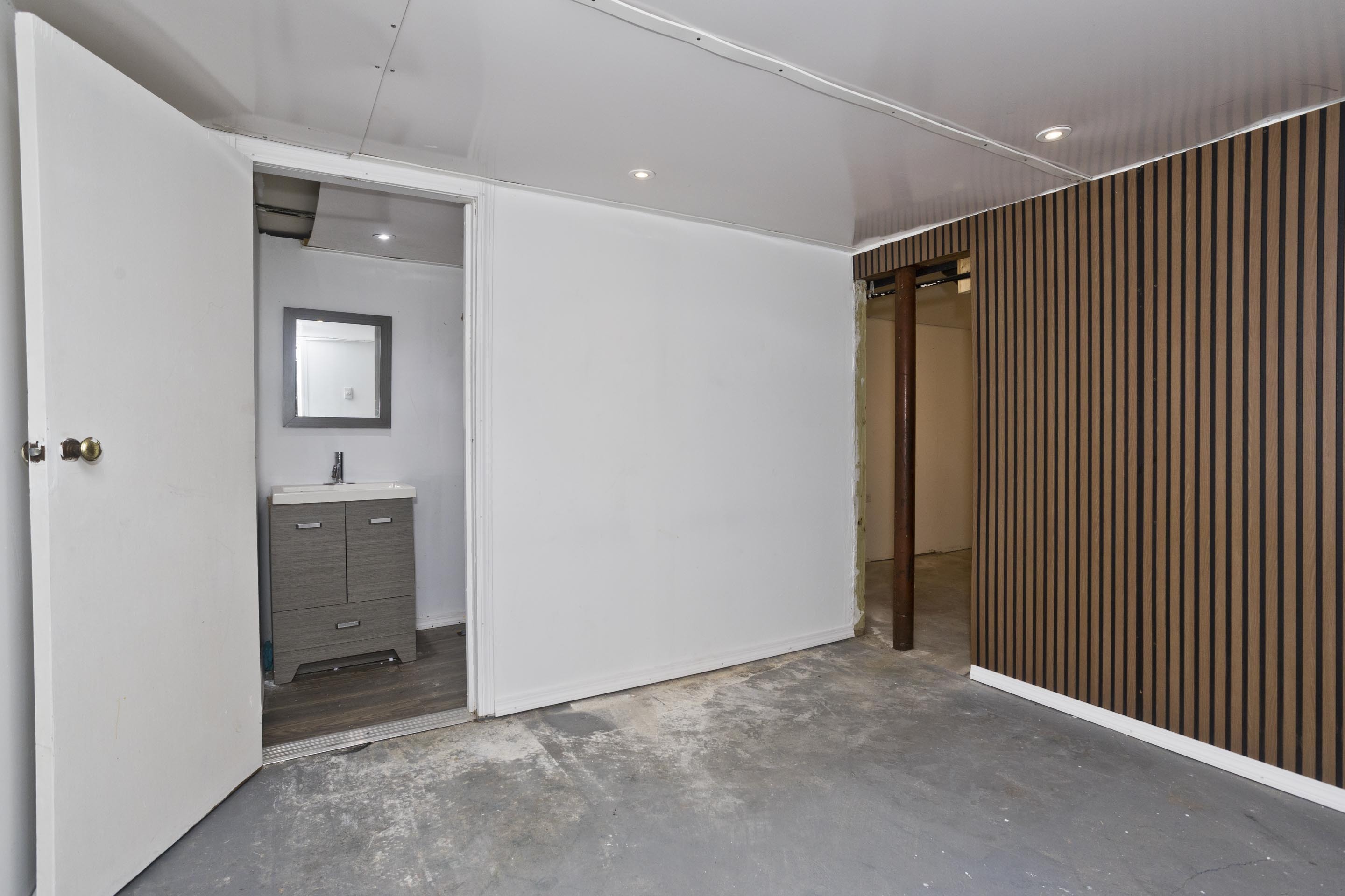 39 Wade Avenue Bloomfield, CT 06002 - Photo 24 of 34