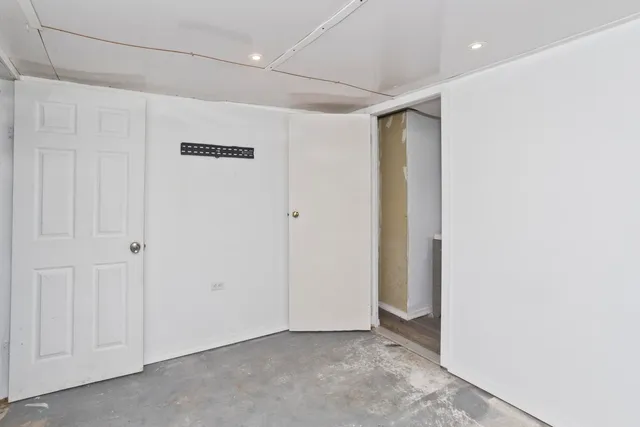 $224,000 | 39 Wade Avenue, Bloomfield, CT 06002