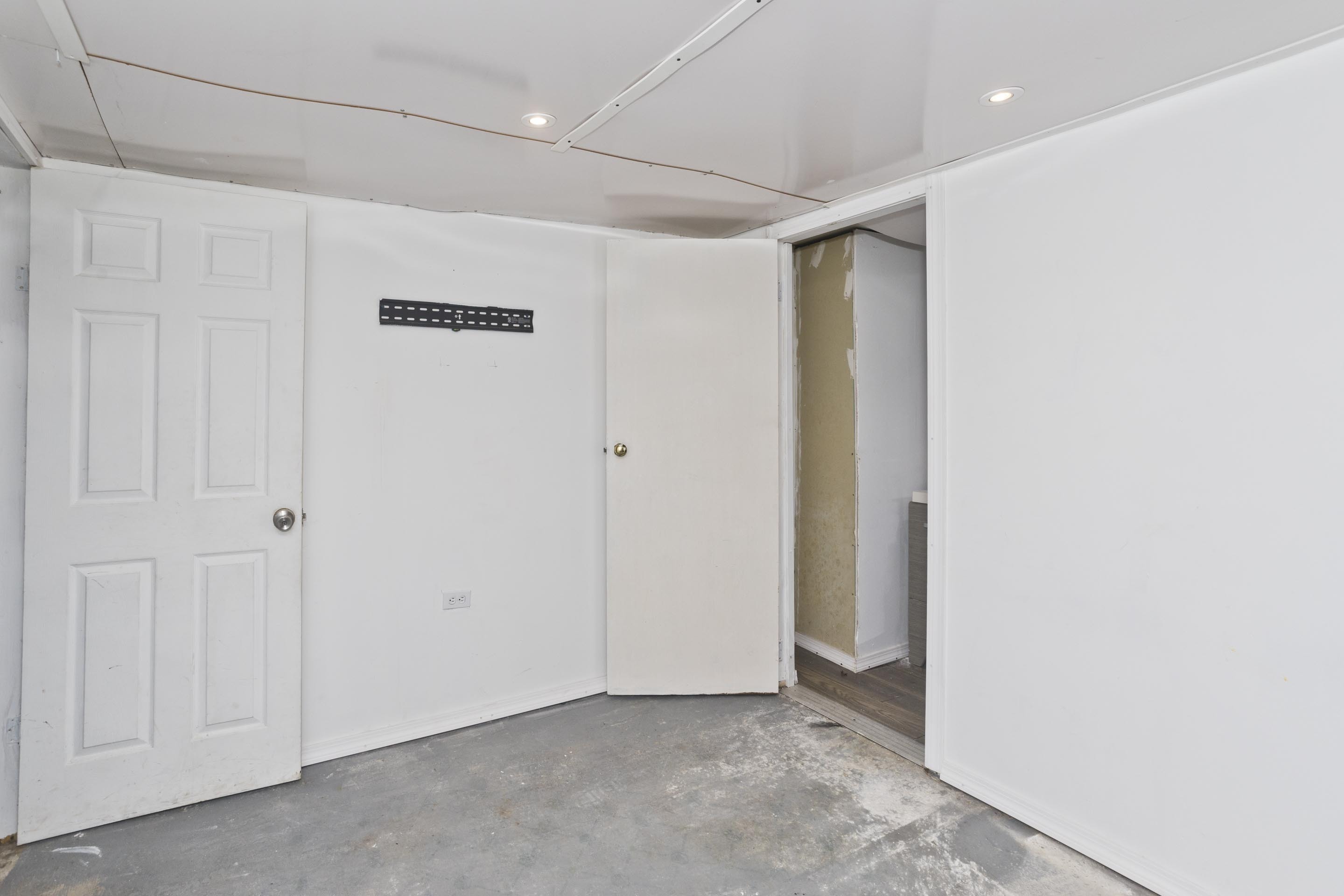 39 Wade Avenue Bloomfield, CT 06002 - Photo 26 of 34