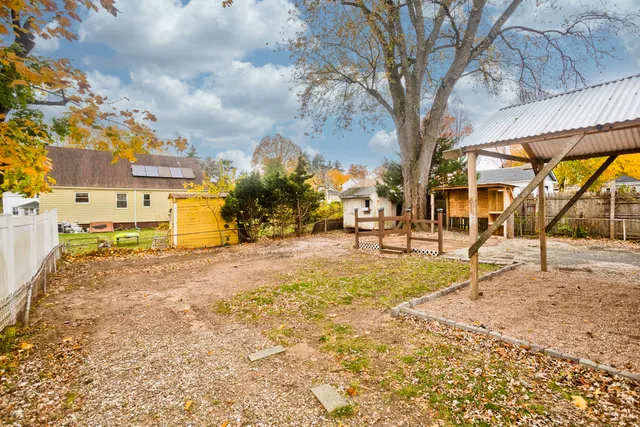 $224,000 | 39 Wade Avenue, Bloomfield, CT 06002