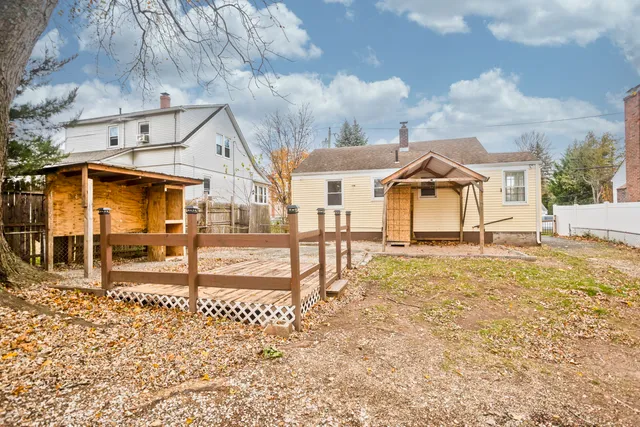 $224,000 | 39 Wade Avenue, Bloomfield, CT 06002