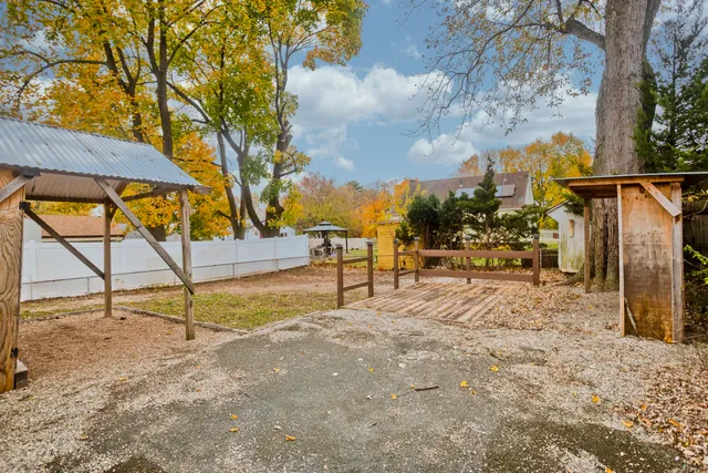 $224,000 | 39 Wade Avenue, Bloomfield, CT 06002